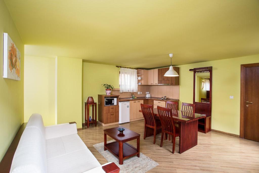 Aparthotel Pilvax Braşov Chambre photo