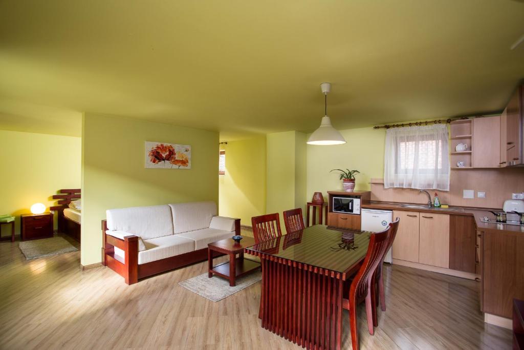 Aparthotel Pilvax Braşov Chambre photo